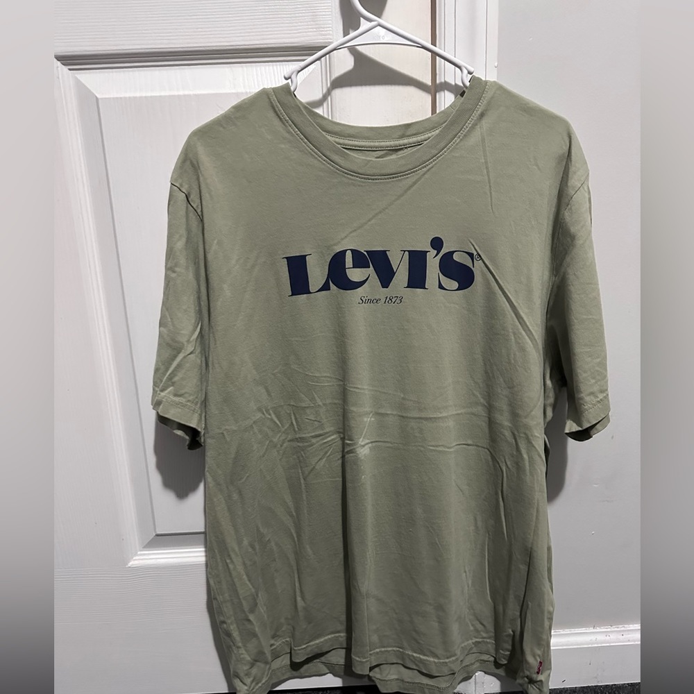 Levi’s T-shirt
